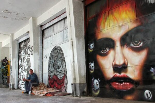 WD (Wild Drawing) Balinese Street Artist Athens Photo by Beckie Enright http://www.bordersofadventure.com/